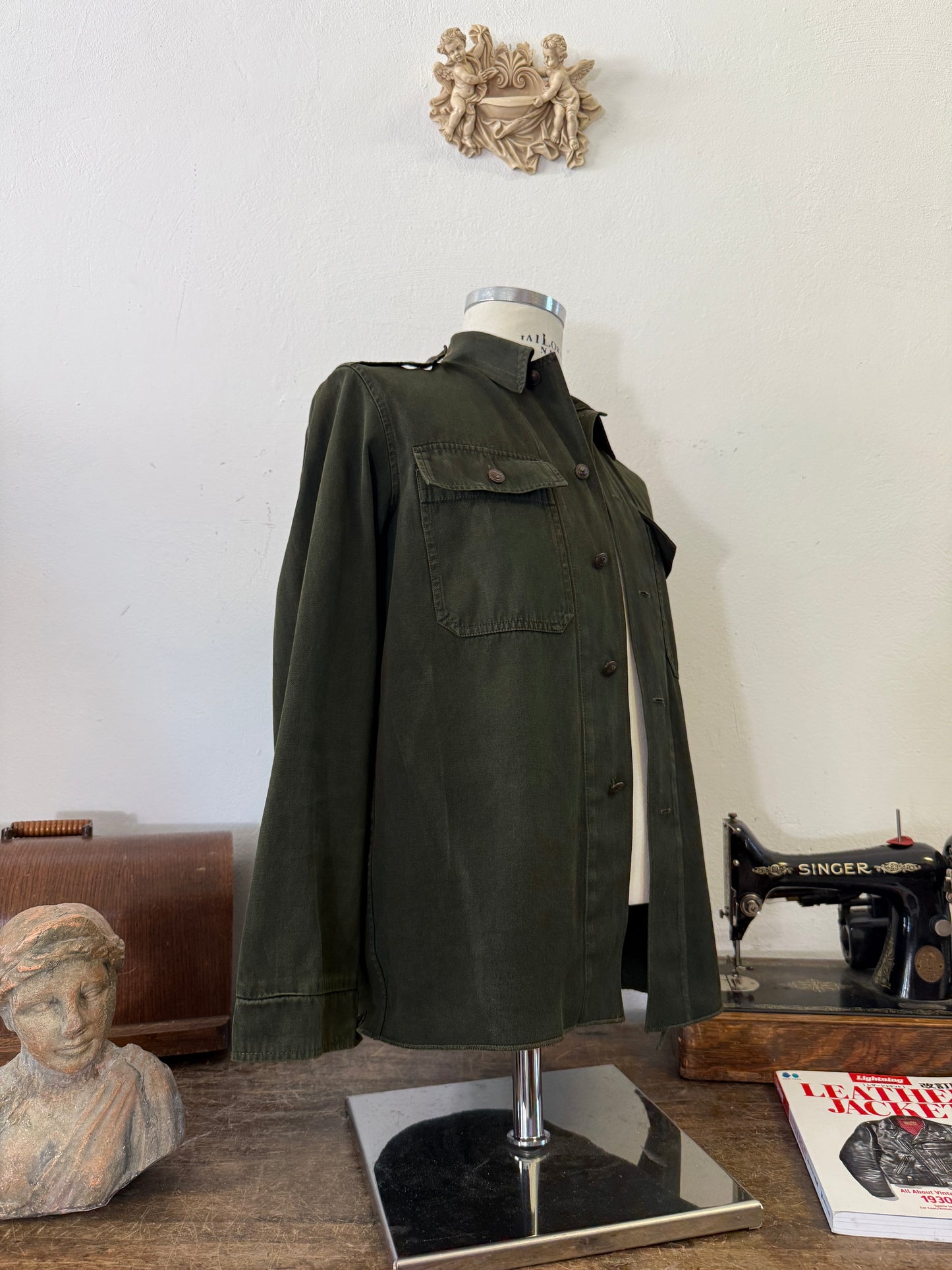 Vintage 80’s Faded Hungarian Army Shirt “S/M”