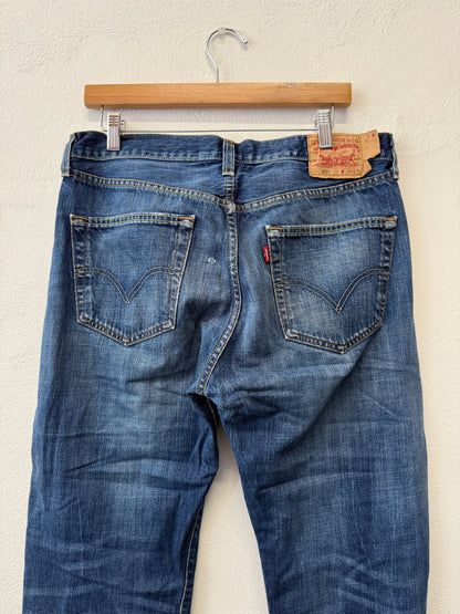 Vintage Levi’s 501 “W34 L32”