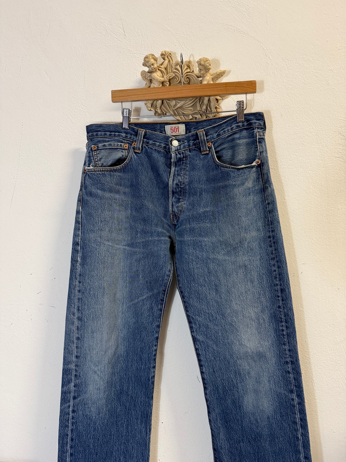 Vintage Levi’s 501 “W35 L32”
