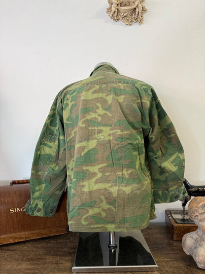 Vintage 1970-80s ERDL Camouflage Pattern Hot Weather Jacket Ripstop “S/M”