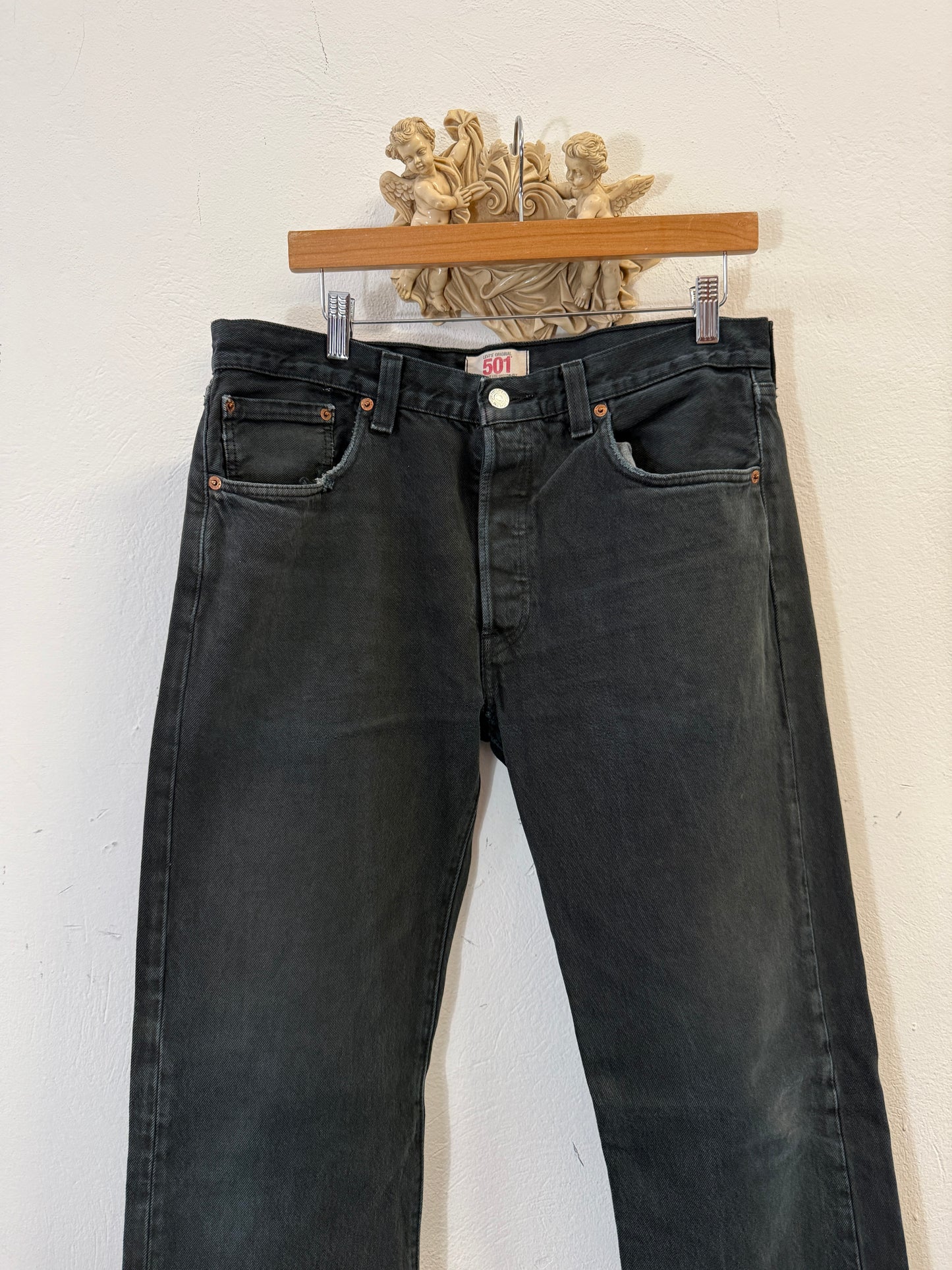 Vintage Levi’s 501 “W34 L32”