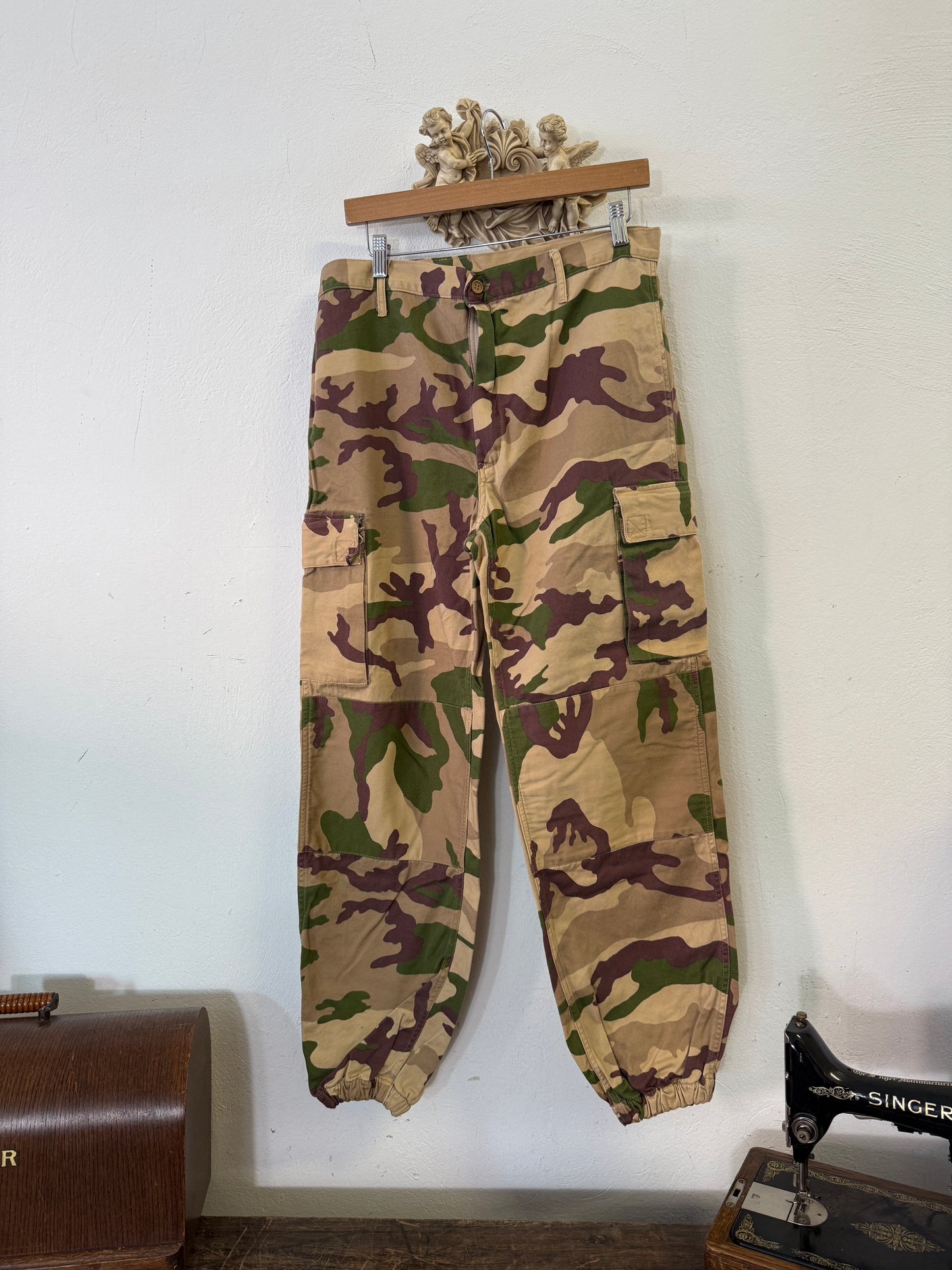 Vintage Italian Army Cargo Pants “W33”