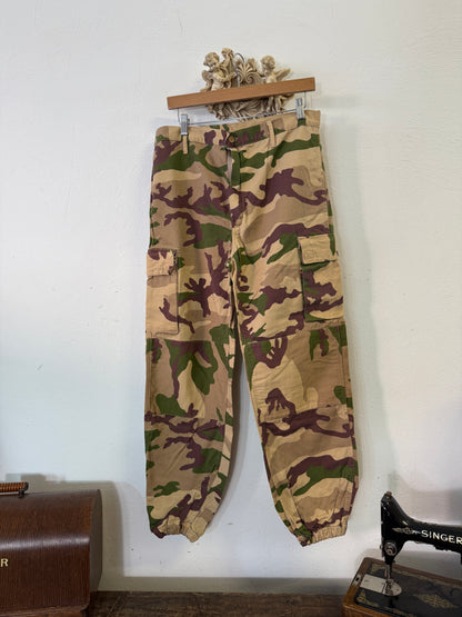 Vintage Italian Army Cargo Pants “W33”
