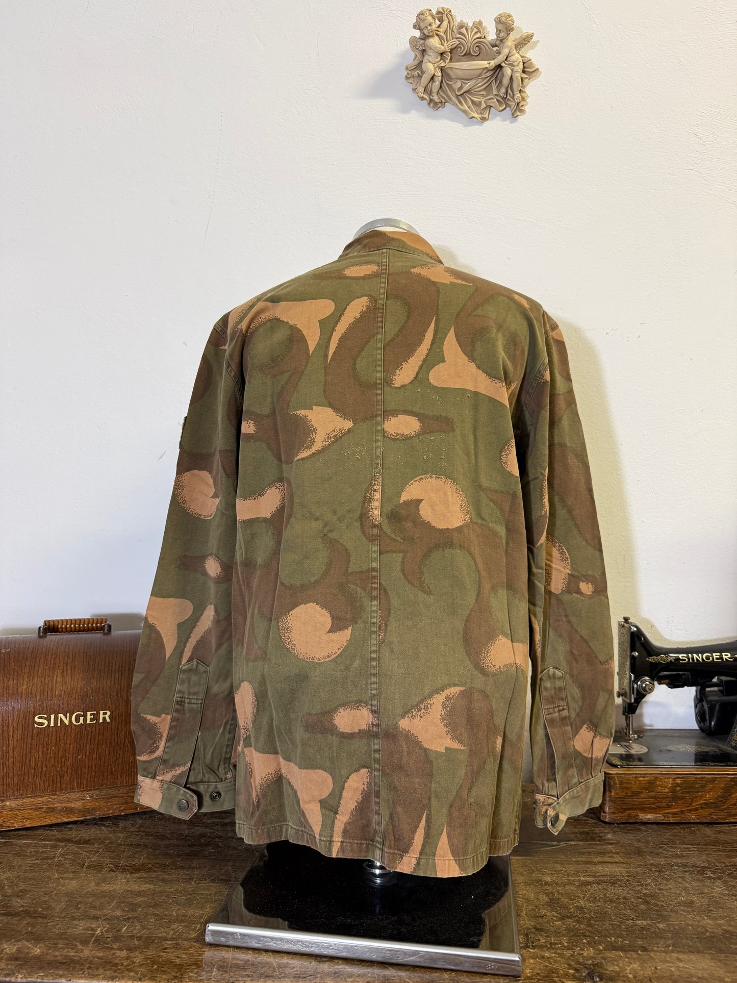 Vintage 90’s Hungarian Army Overshirt “L/XL”