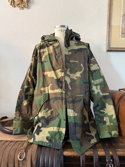 Vintage Us Army Camo Jacket “L/XL”