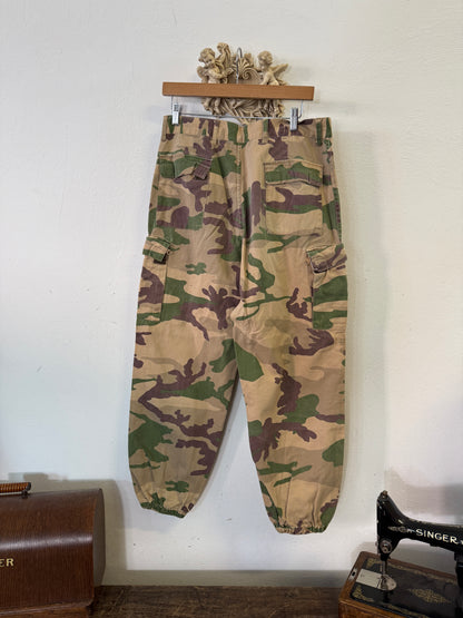 Vintage Italian Army Cargo Pants “W33”