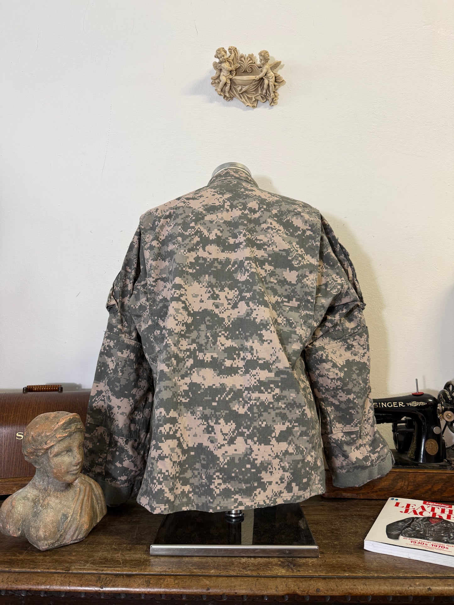 BDU Jacket Digital Camo Us Army  “L/XL”