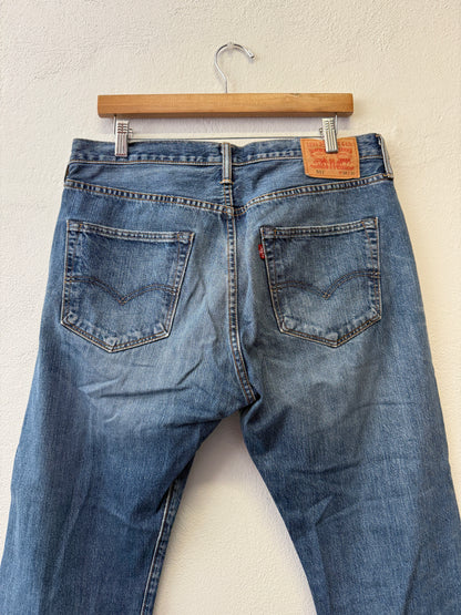 Vintage Levi’s 501 “W34 L30”