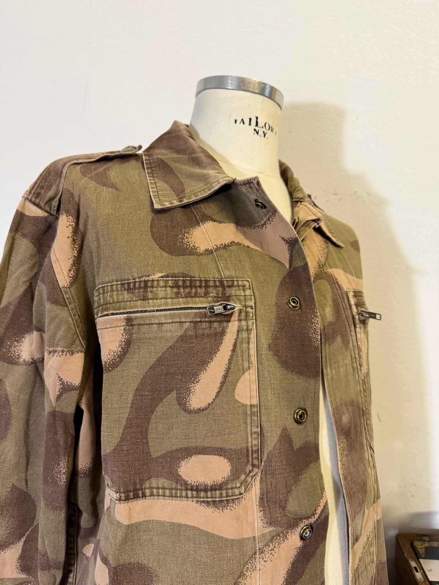 Vintage 90’s Hungarian Army Overshirt “L”