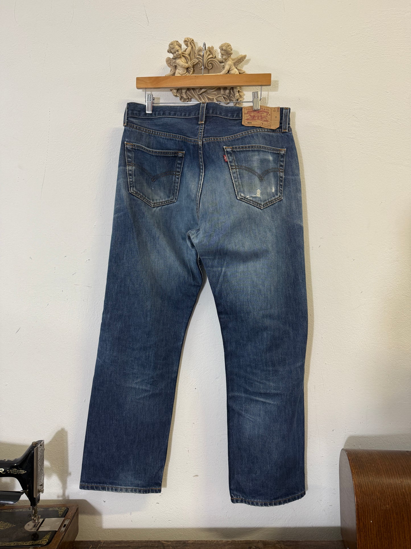 Vintage Levi’s 501 “W35 L30”