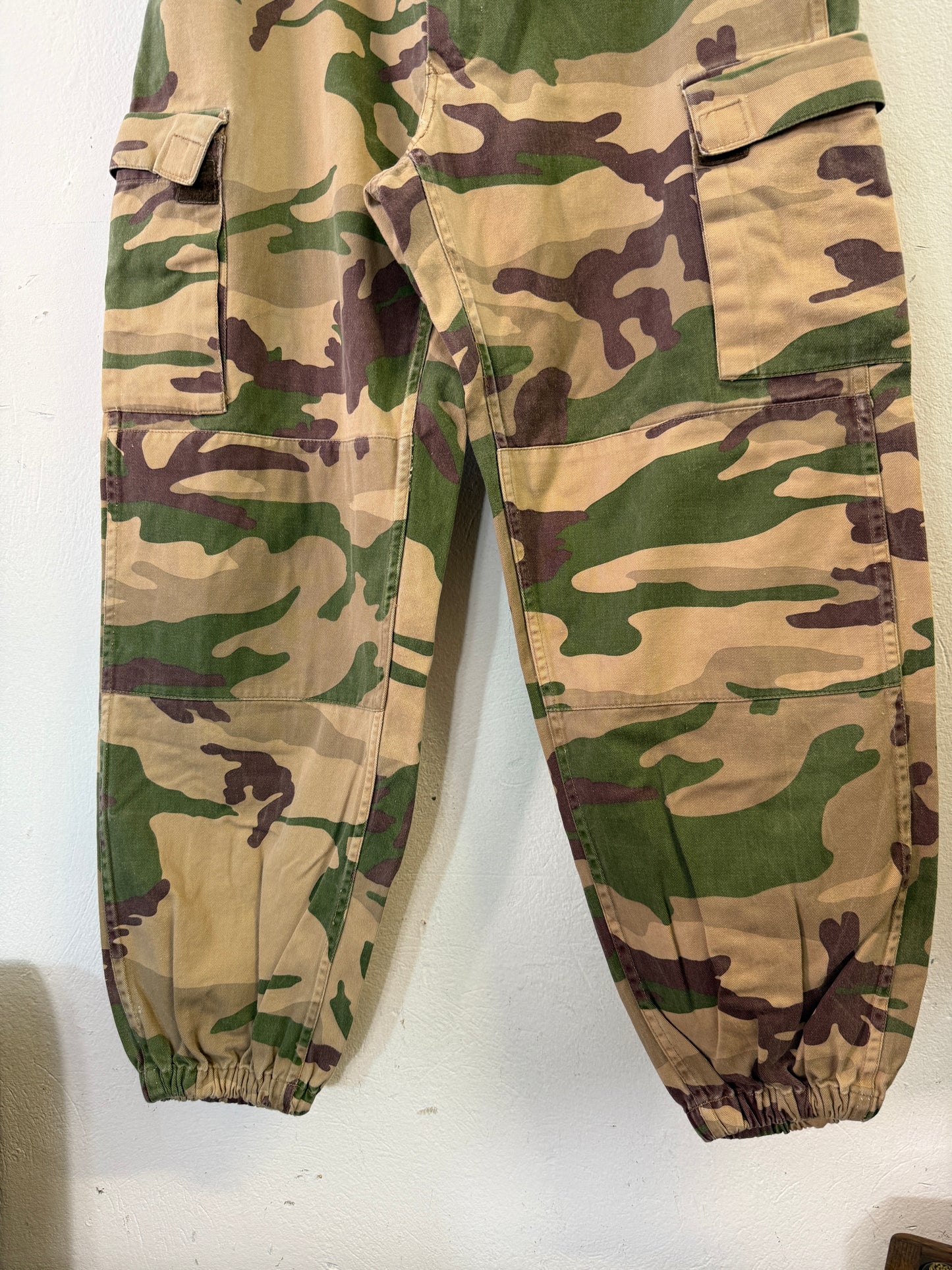 Vintage Italian Army Cargo Pants “W33”