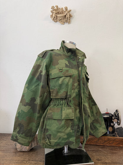 Vintage 90’s Serbian Army Jacket “L/XL”