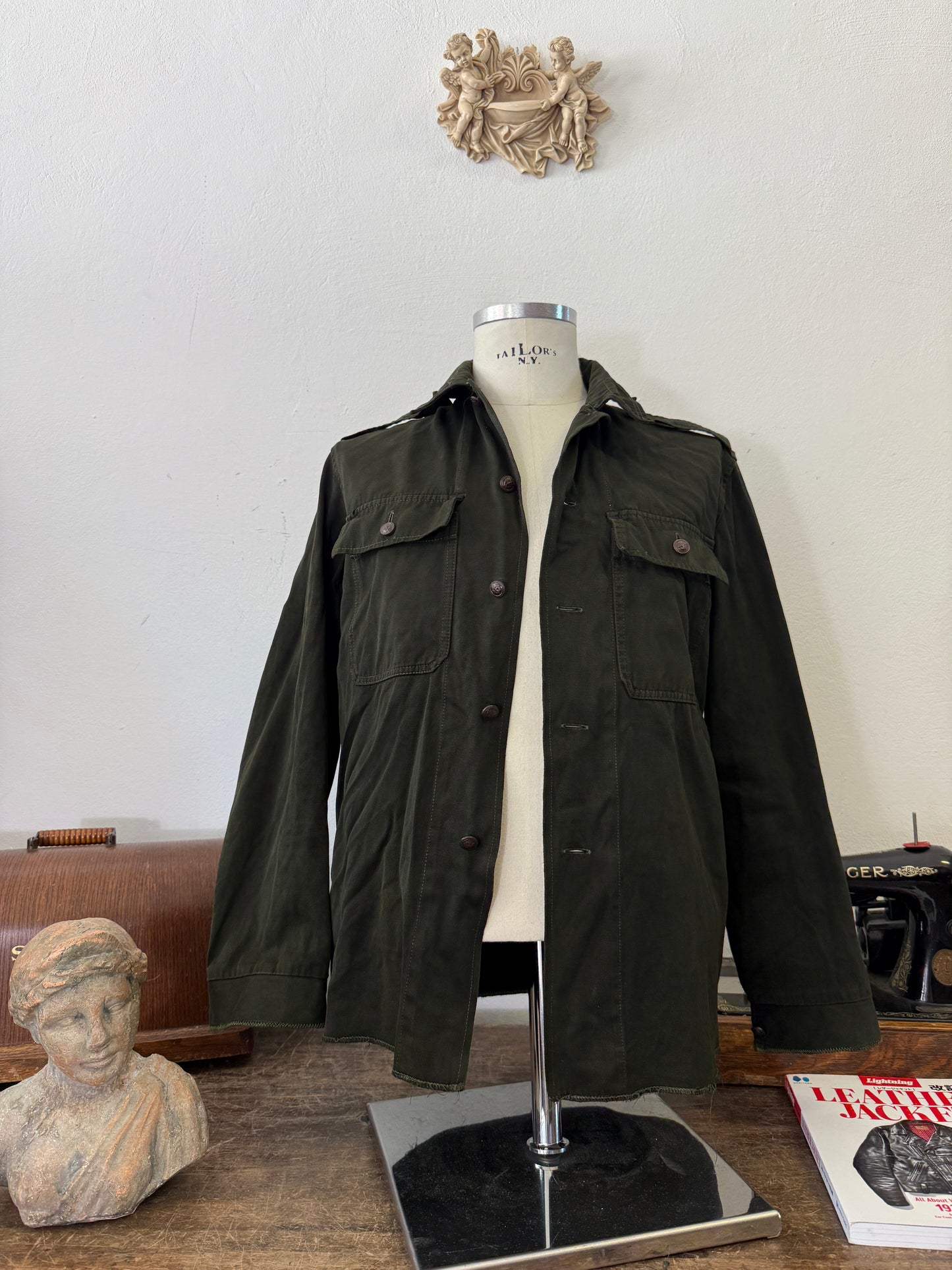 Vintage 80’s Faded Hungarian Army Shirt “S/M”
