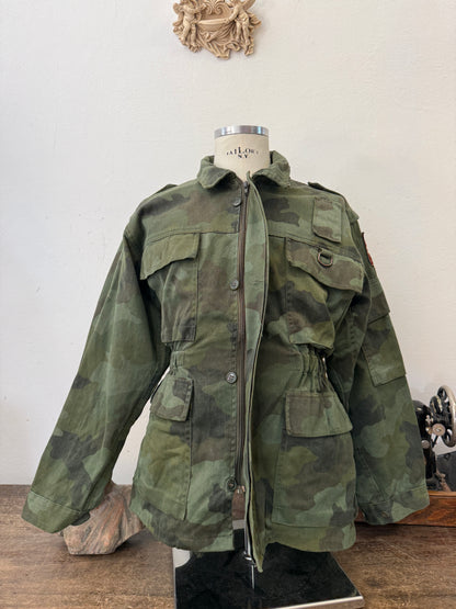 Vintage 90’s Serbian Army Jacket “L”