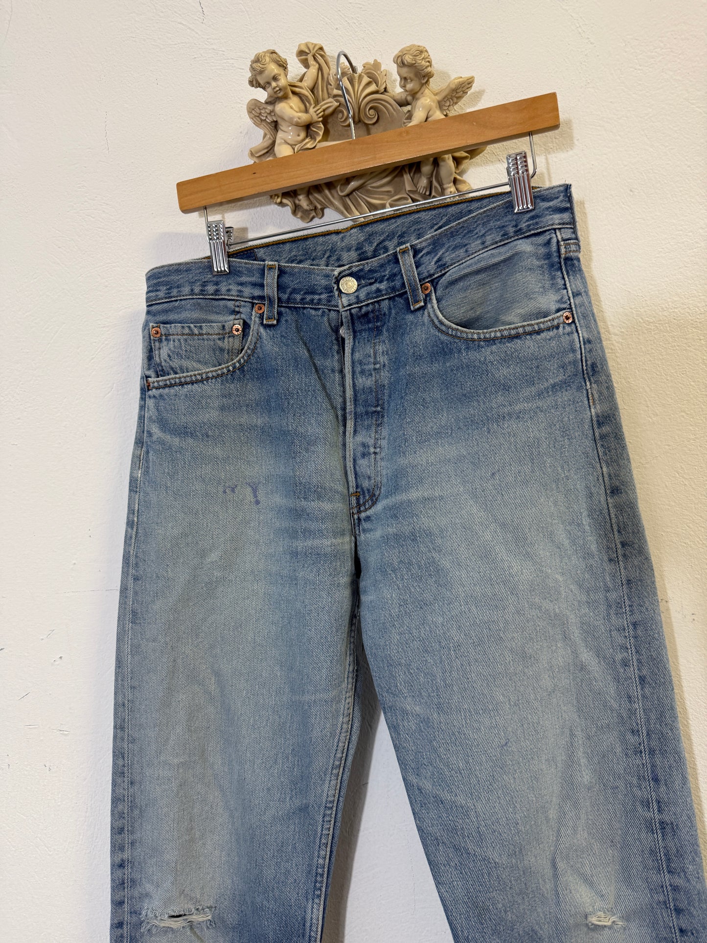 Vintage Levi’s 501 “W32 L32”