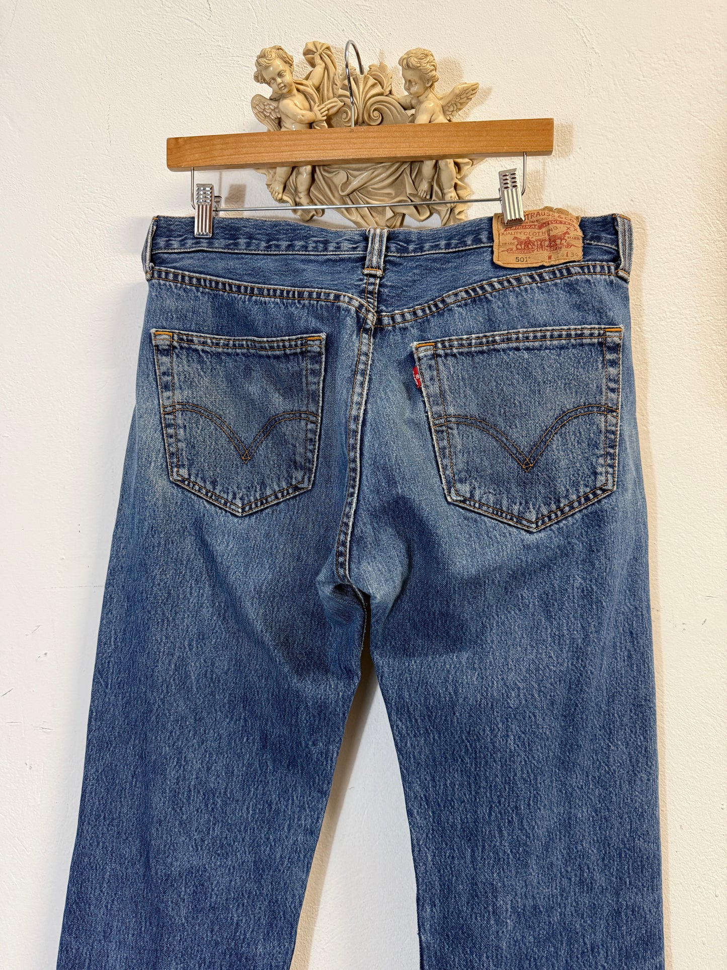 Vintage Levi’s 501 “W35 L32”
