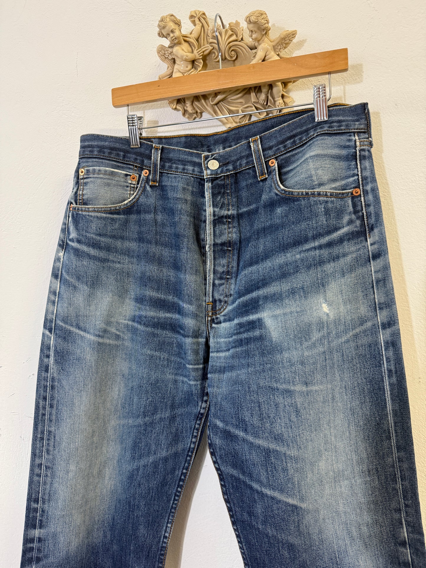 Vintage Levi’s 501 “W35 L30”