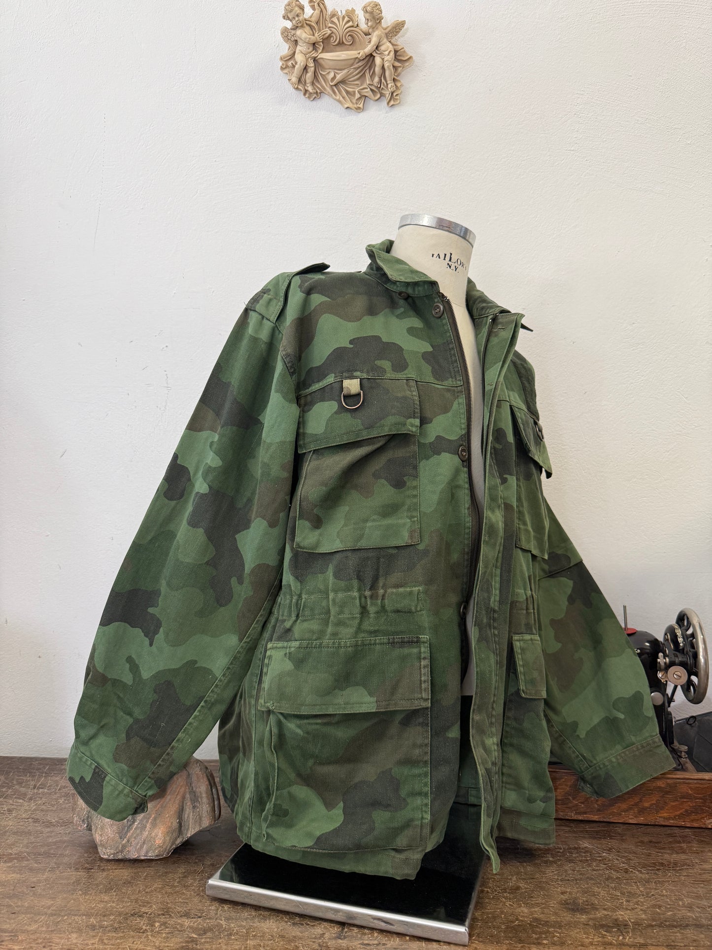 Vintage 90’s Serbian Army Jacket “XL”