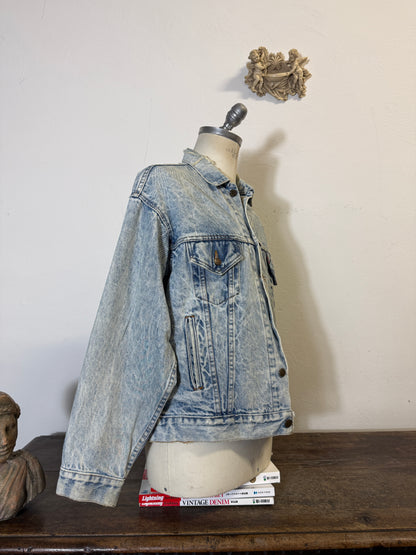 Vintage Levi’s Jacket Made in Usa “M/L”