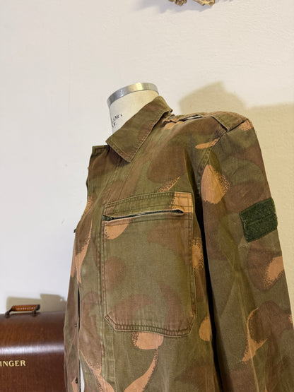 Vintage 90’s Hungarian Army Overshirt “L/XL”