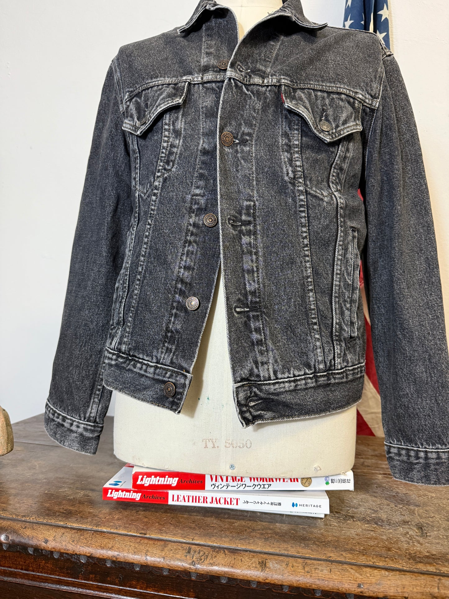 Vintage Levi’s Jacket “M”