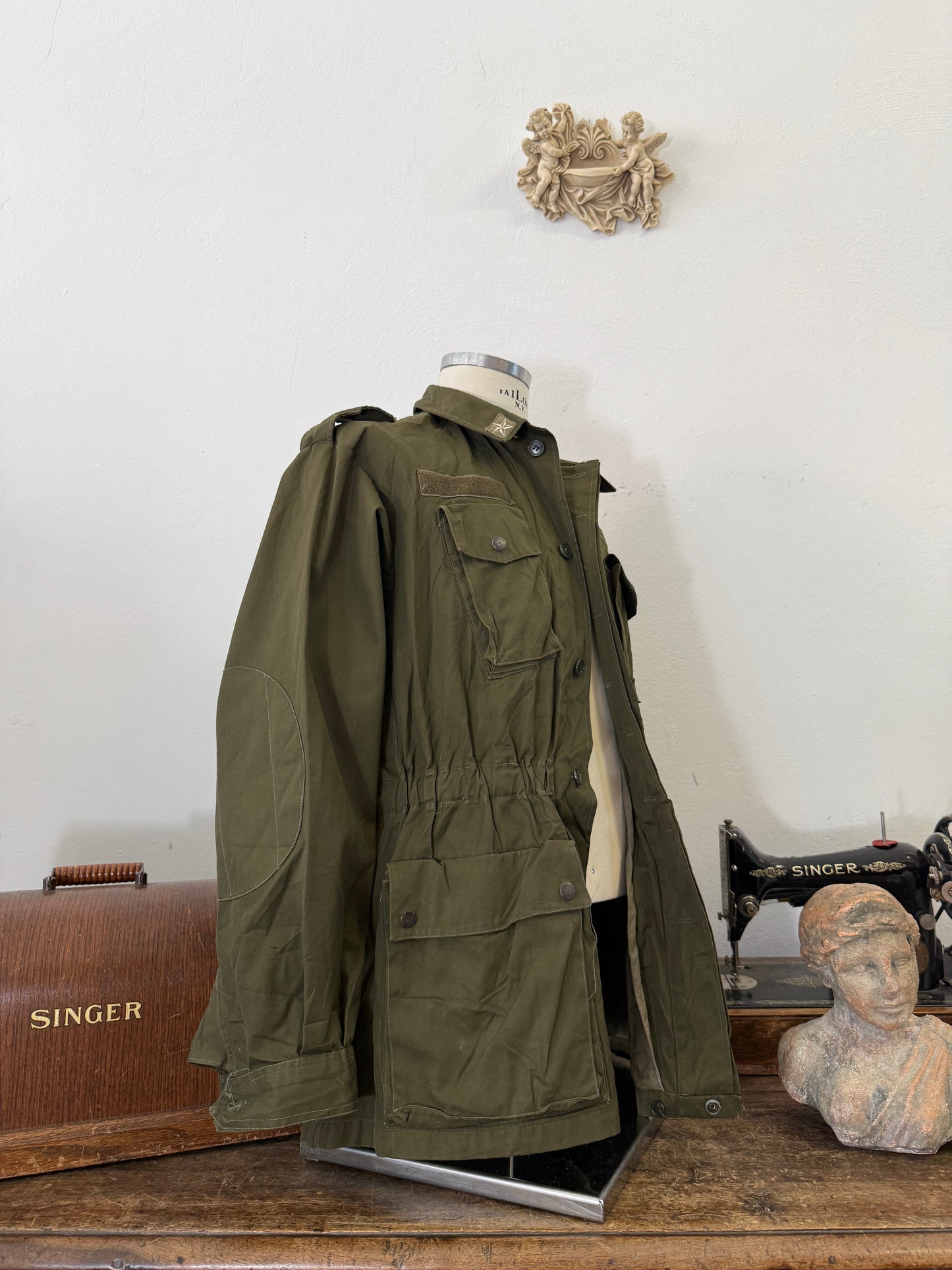 Vintage 80’s Italian Army Jacket “L”