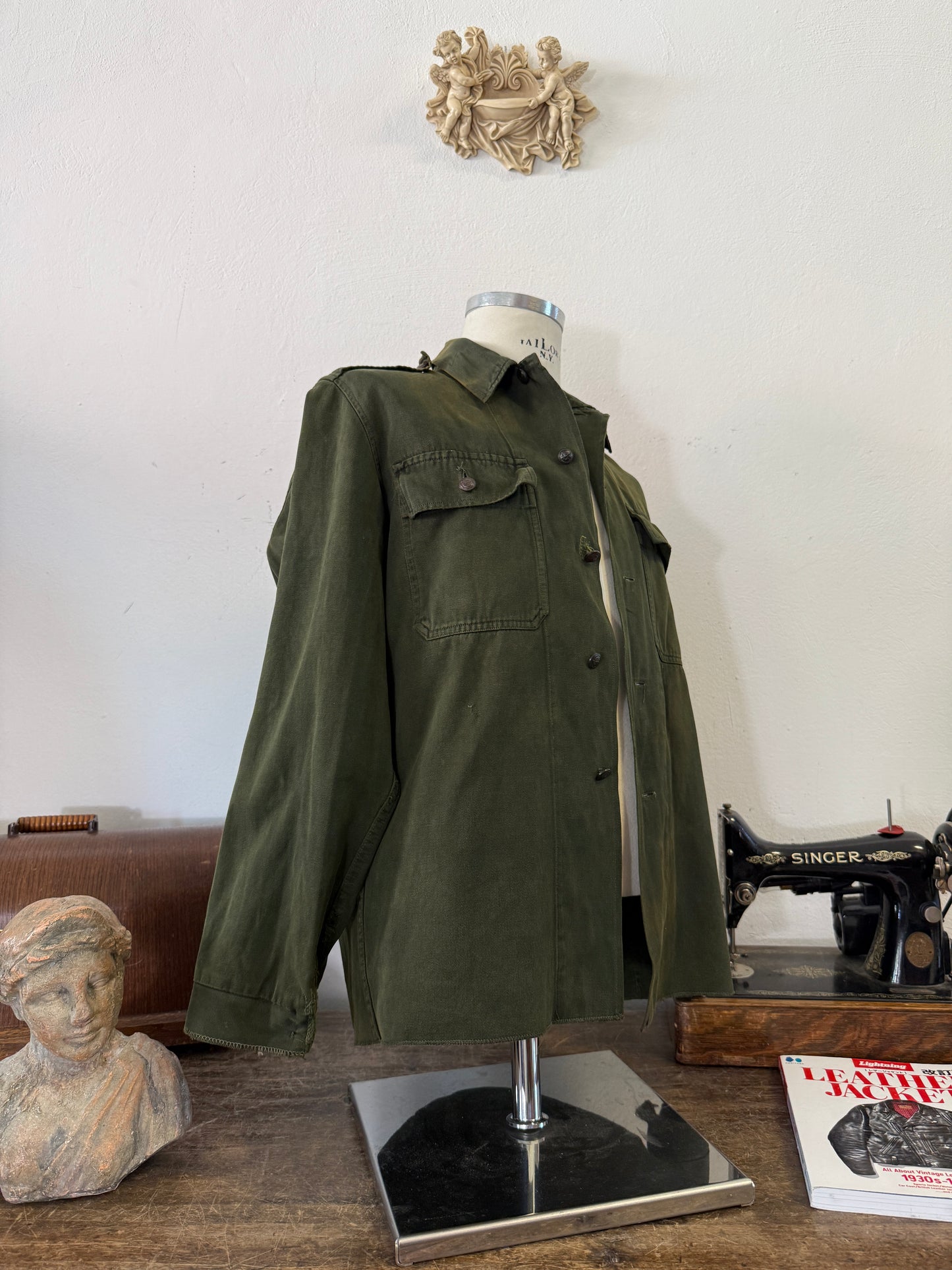 Vintage 80’s Faded Hungarian Army Shirt “S/M”