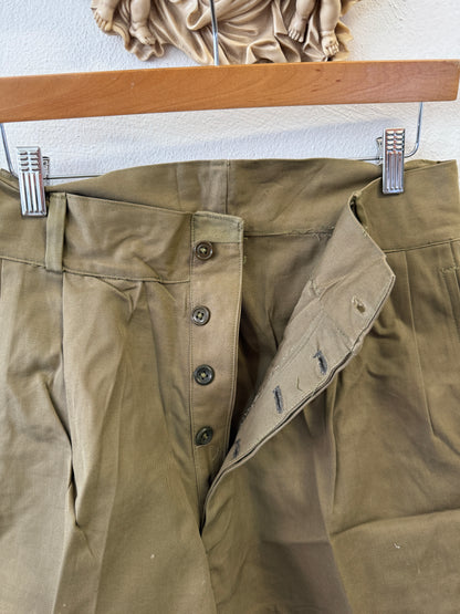 Vintage Italian Army Bermuda Shorts with Buttons 86 cm