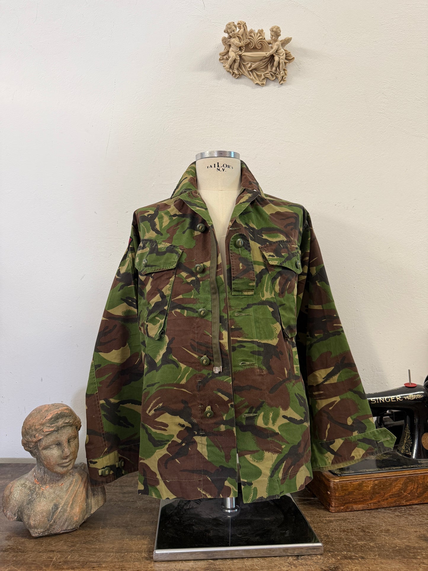 Vintage 90’s British Army Camo Jackets “M”