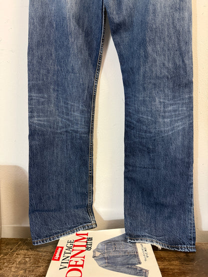 Vintage Levi’s 501 “W34 L34”