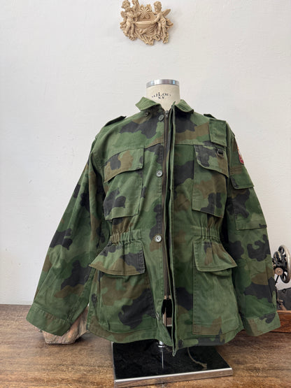Vintage 90’s Serbian Army Jacket “L/XL”