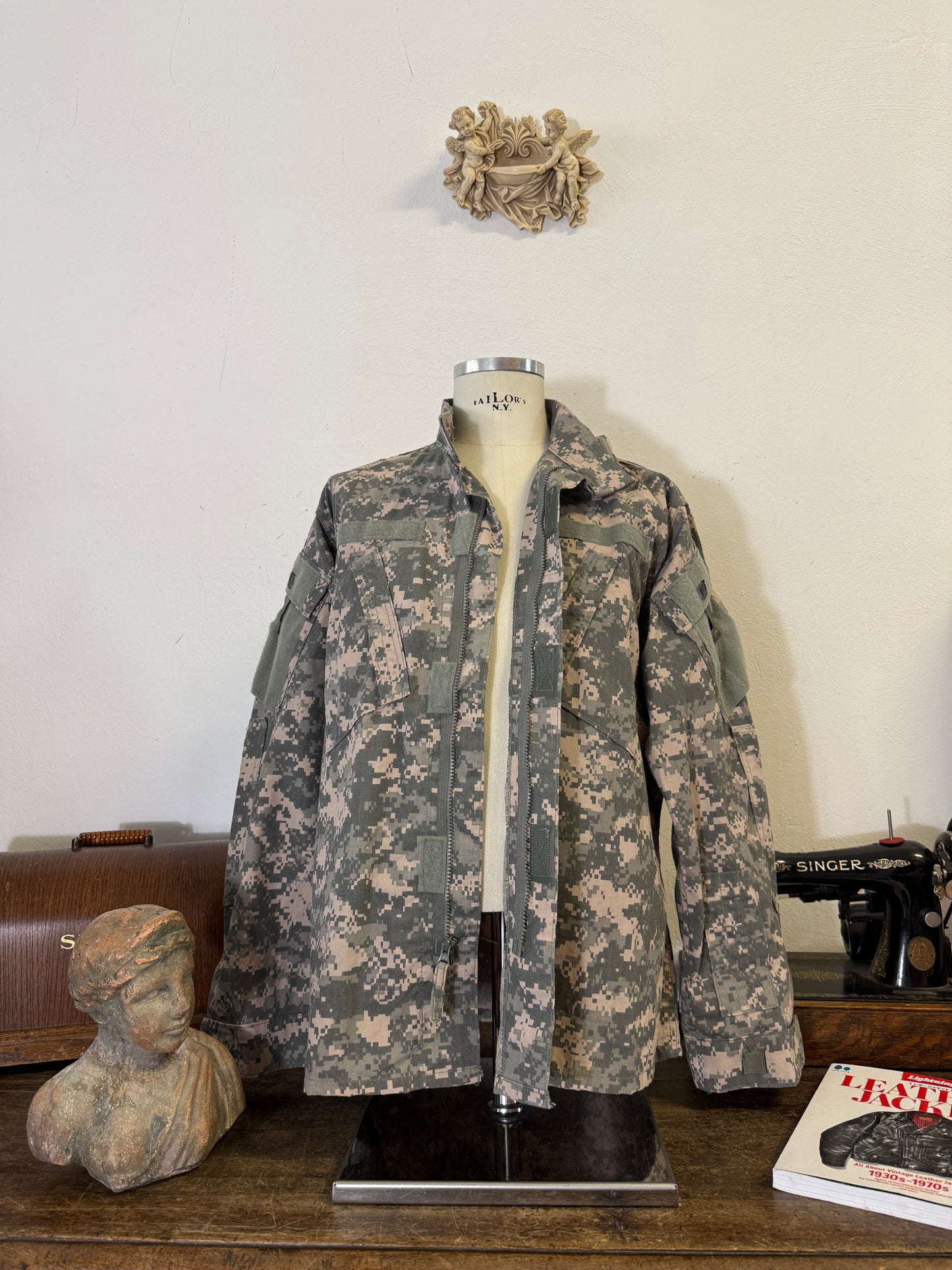BDU Jacket Digital Camo Us Army  “L/XL”