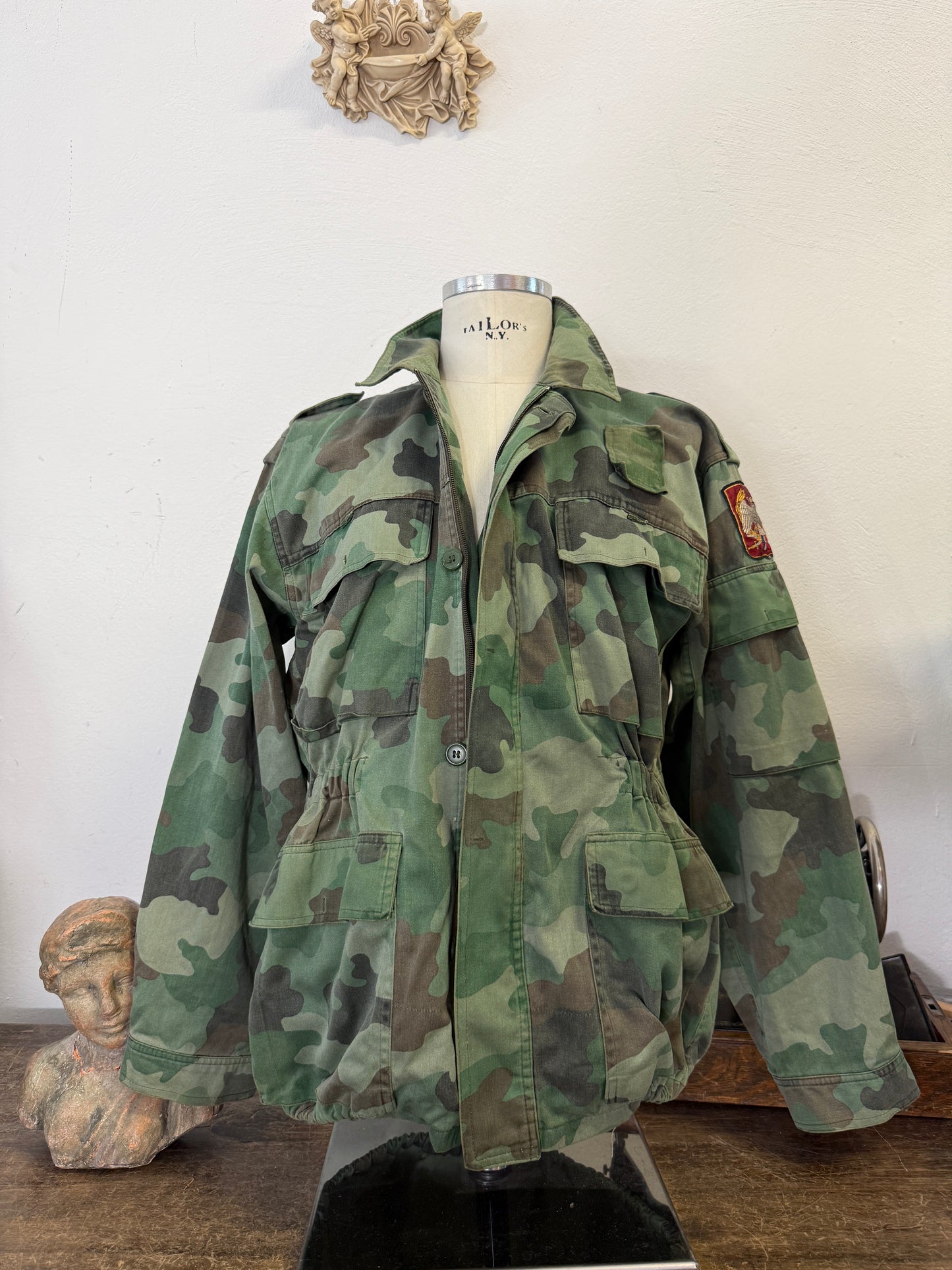 Vintage 90’s Serbian Army Jacket “L/XL”