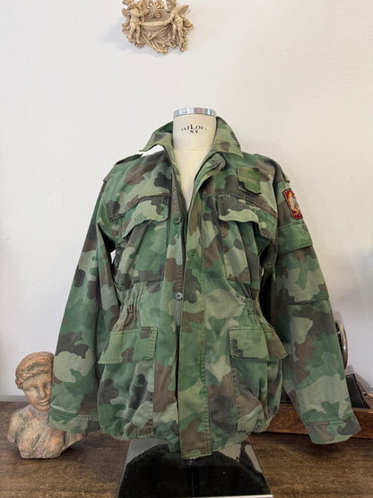 Vintage 90’s Serbian Army Jacket “L/XL”