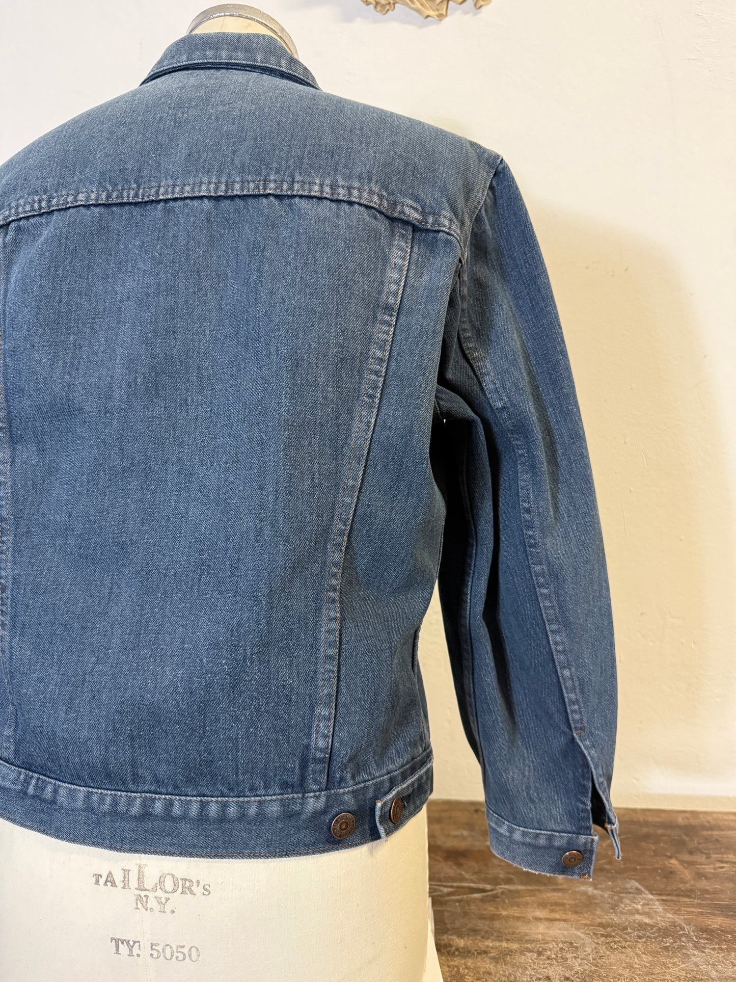 Vintage Levi’s Jacket “S/M”