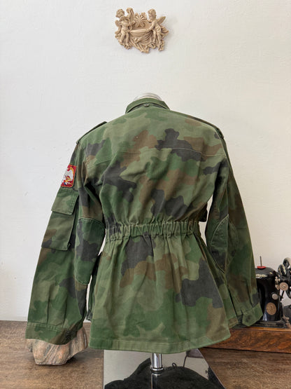 Vintage 90’s Serbian Army Jacket “M/L”