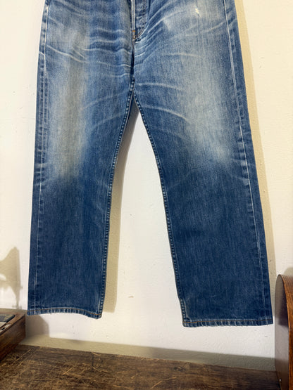 Vintage Levi’s 501 “W35 L30”