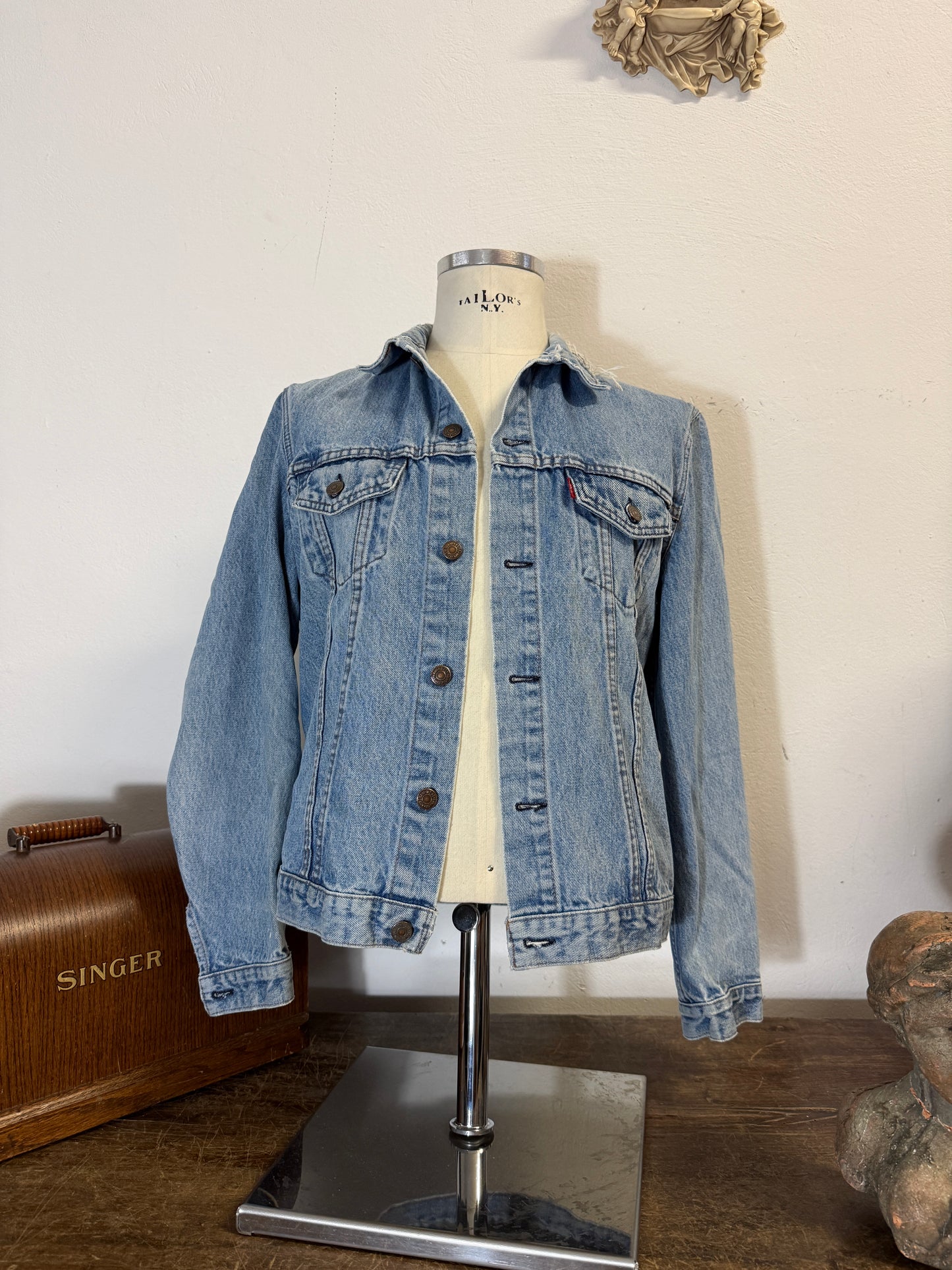 Vintage Levi’s Jacket “S/M”