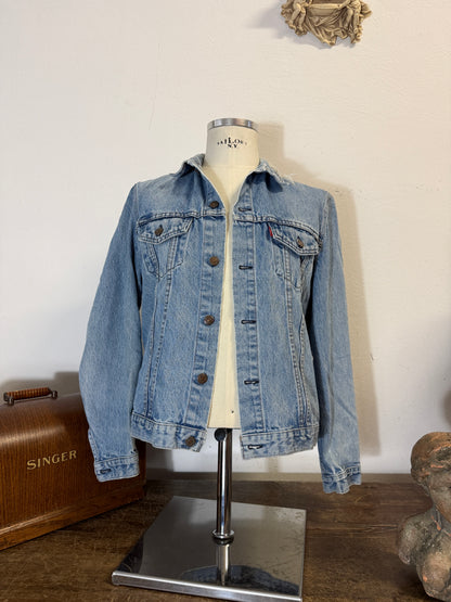 Vintage Levi’s Jacket “S/M”