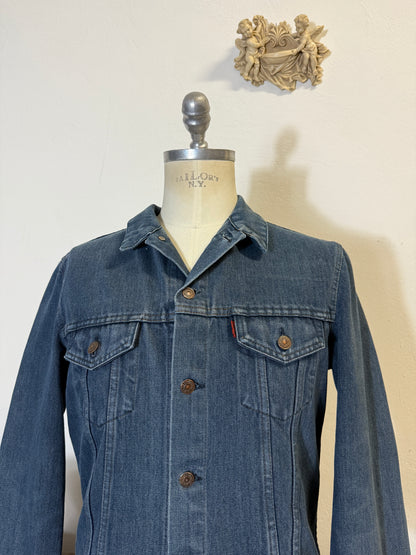 Vintage Levi’s Jacket “S/M”