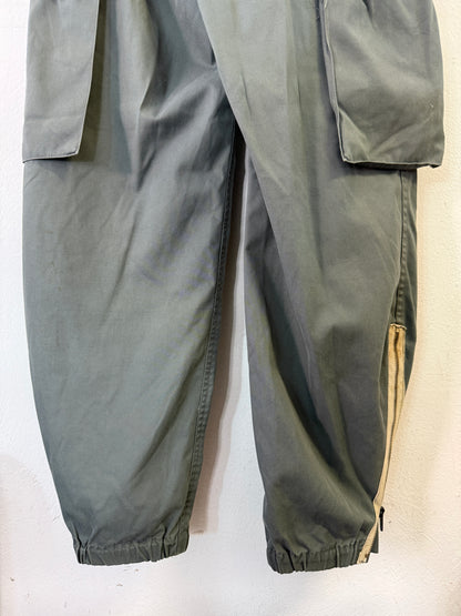 Vintage 90’s Italian Army Cargo Pants “W33”