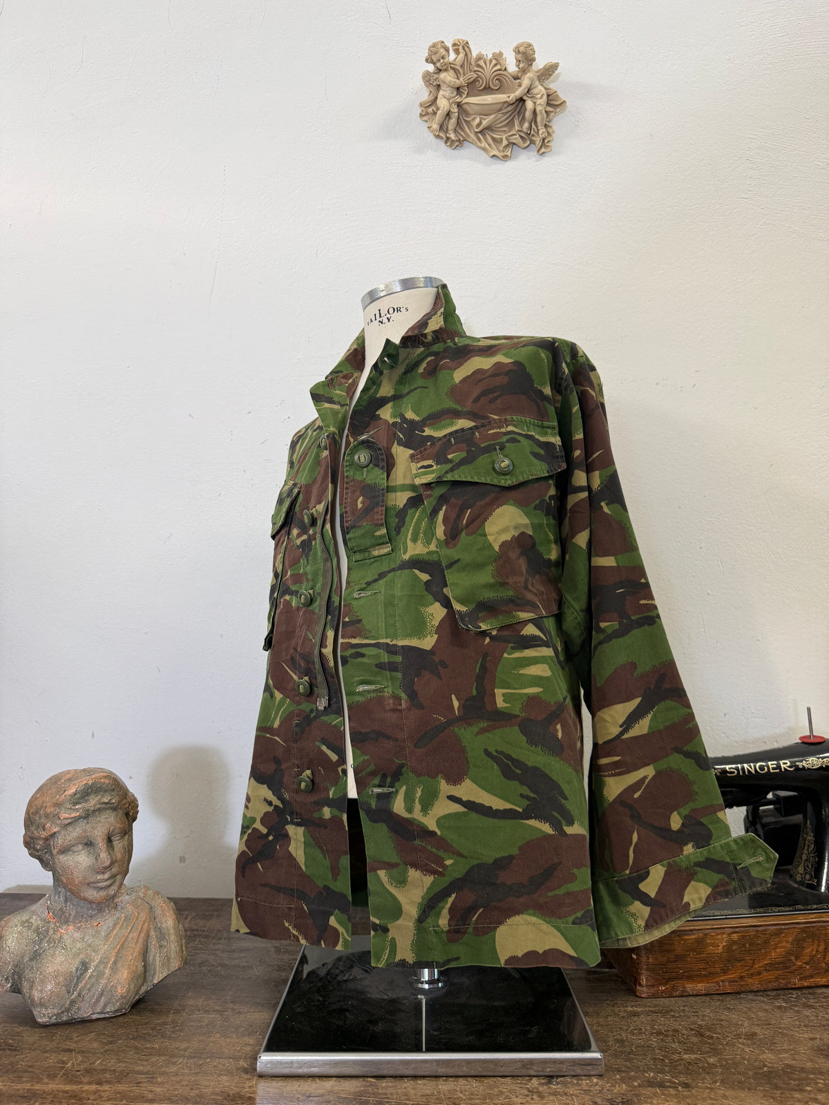 Vintage 90’s British Army Camo Jackets “M”