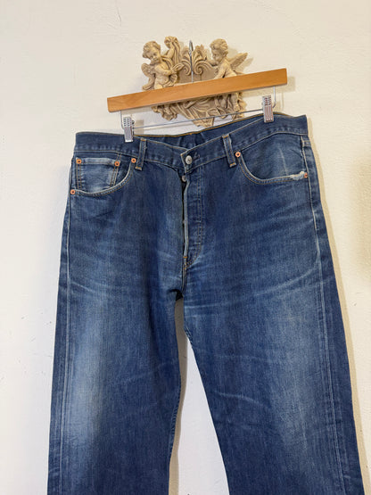 Vintage Levi’s 501 “W36 L32”