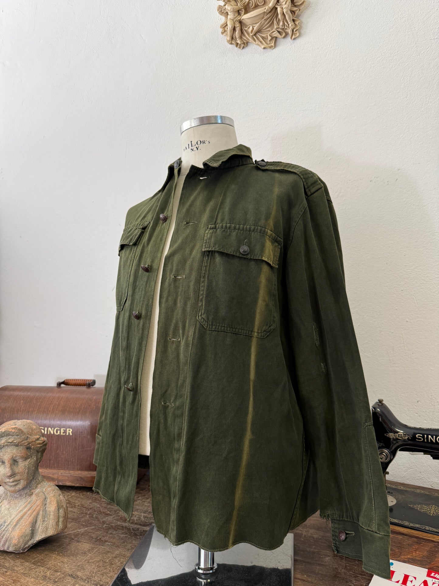 Vintage 80’s Faded Hungarian Army Shirt “M”