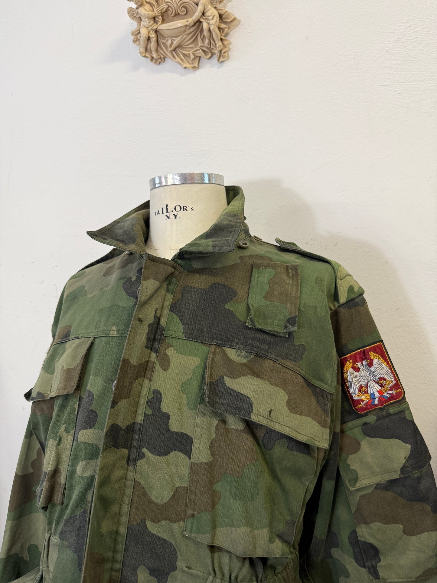 Vintage 90’s Serbian Army Jacket “L”