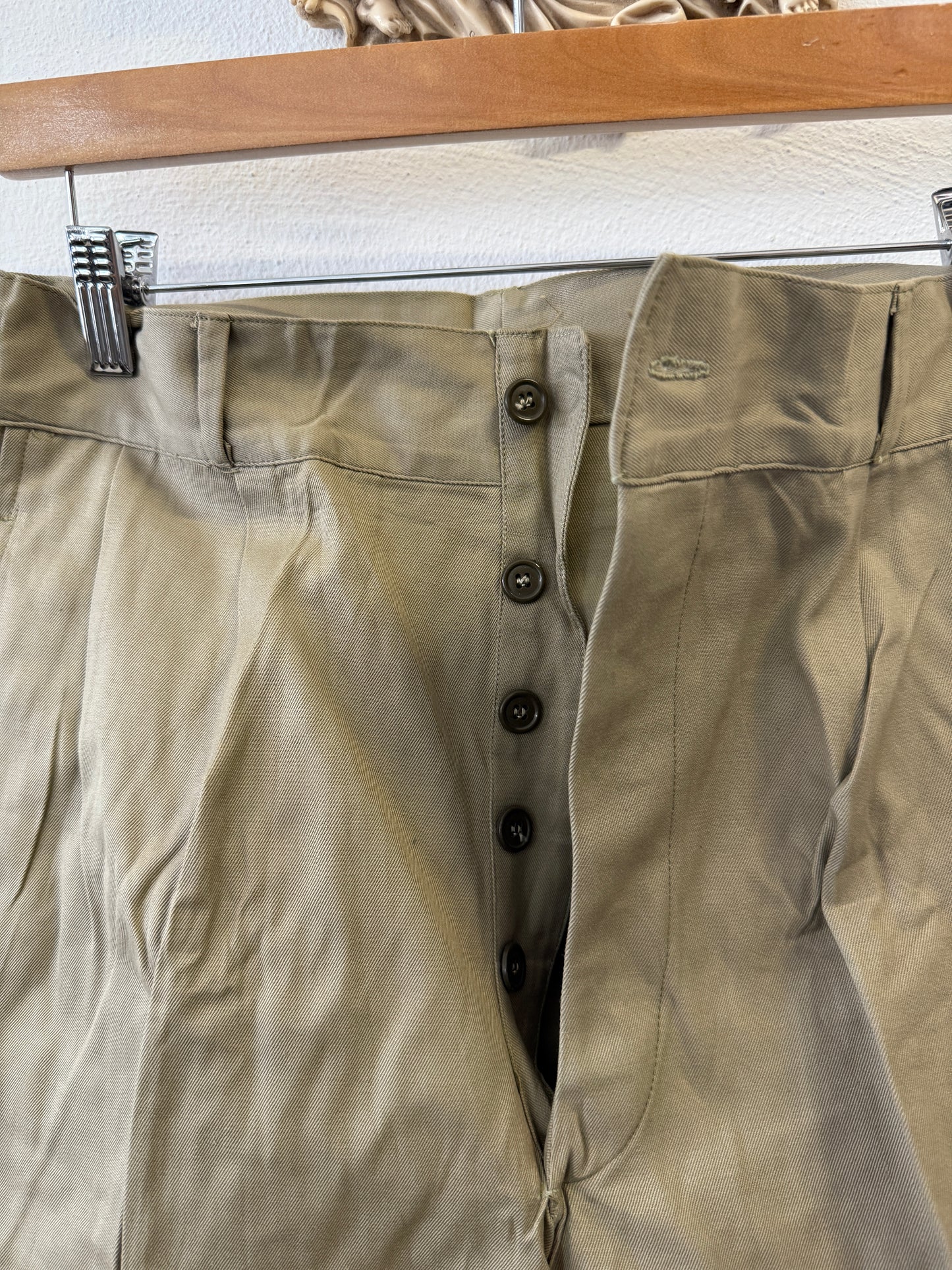 Vintage Italian Army Bermuda Shorts with Buttons 81 cm