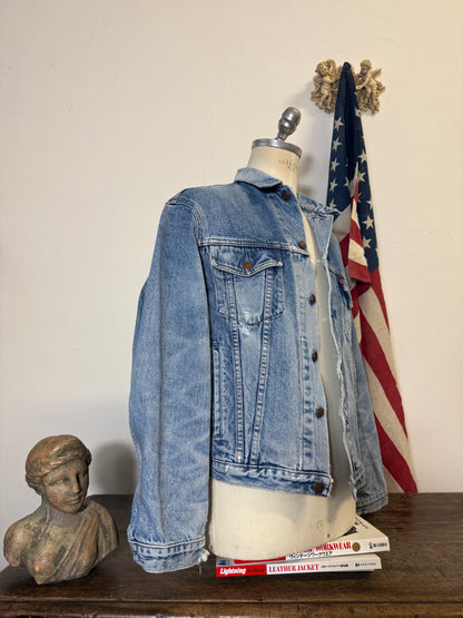Vintage Levi’s Jacket “M/L”