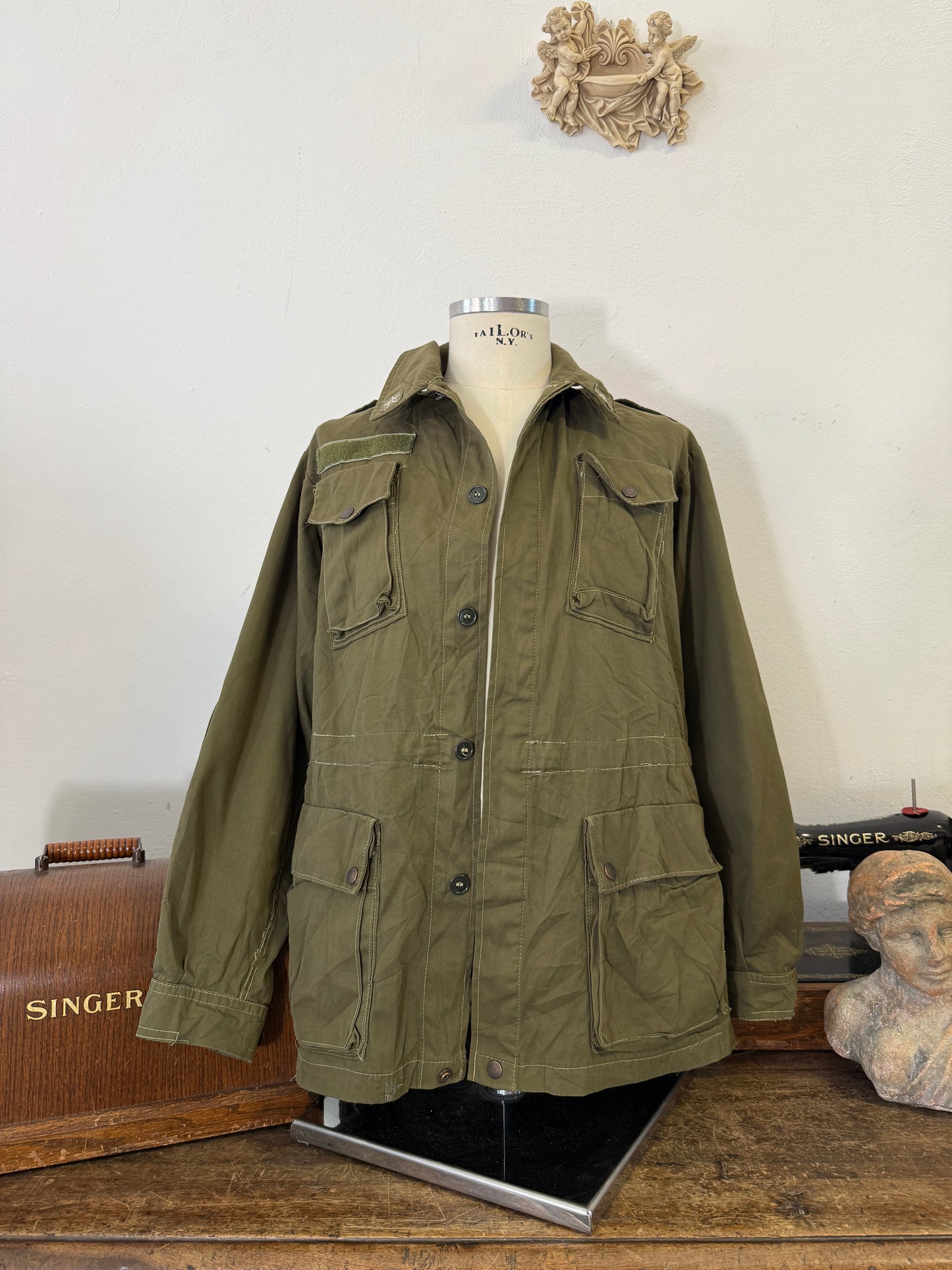 Vintage 80’s Italian Army Jacket “L”