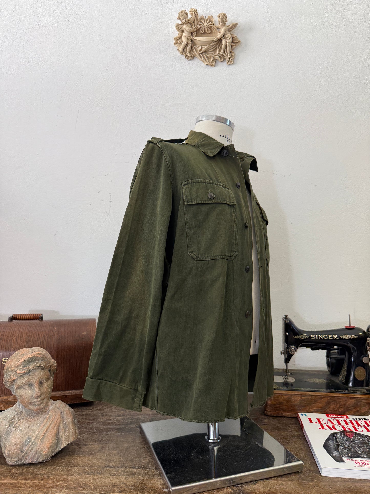Vintage 80’s Faded Hungarian Army Shirt “S/M”