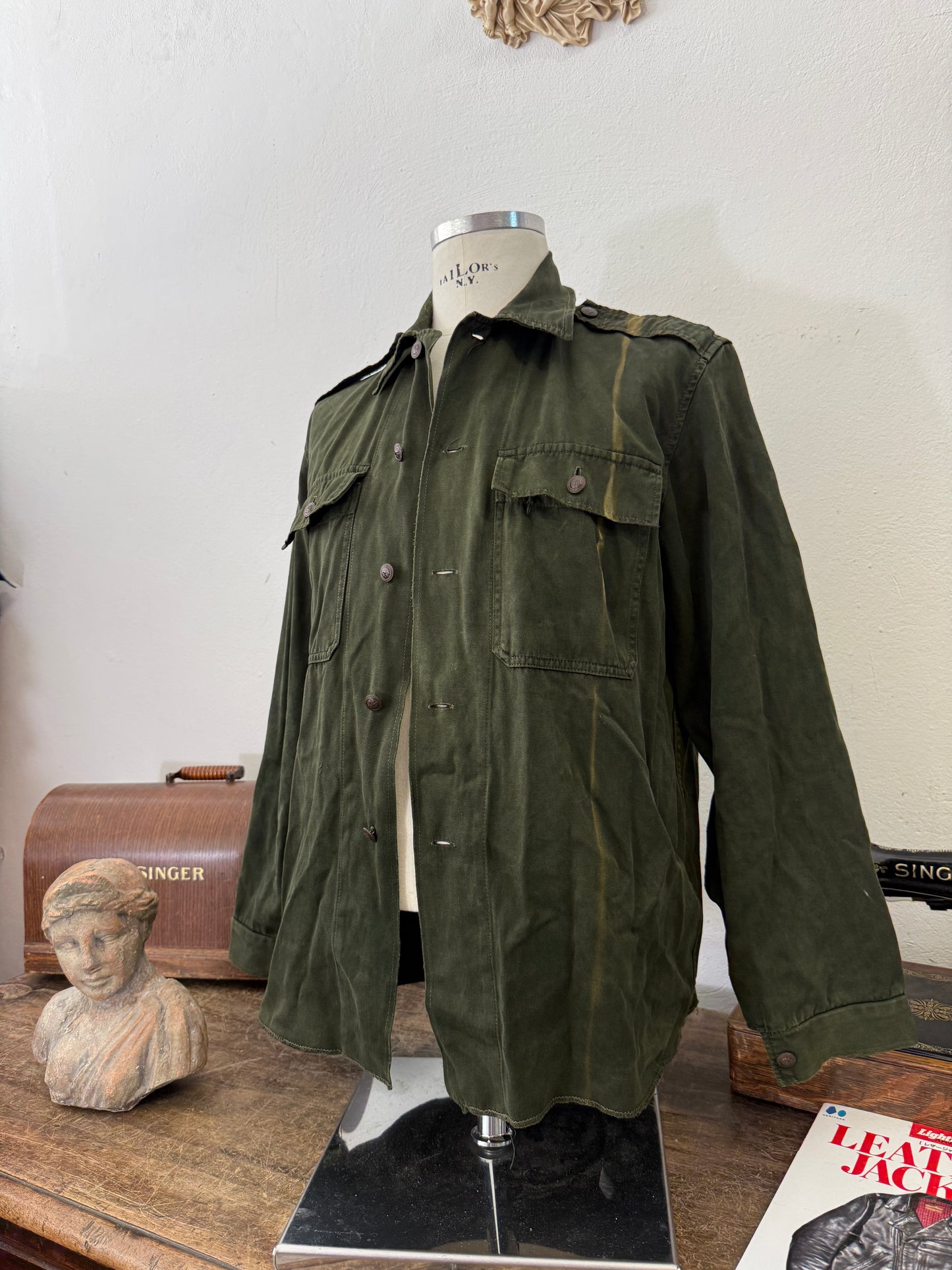 Vintage 80’s Faded Hungarian Army Shirt “M/L”